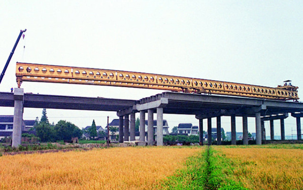 华中建机 HZQ系列 运架一体架桥机