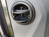 【自动恒温控制系统】自动温度控制系统保持车窗清晰和驾驶室舒适。