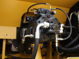 【大流量主泵】大流量主泵，节省燃油的同时具有更高的动力上限，配备大通径主阀，实现液压系统的完美匹配。