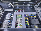 【配电柜】采用进口芬兰EPEC控制器，结合山推智能管理系统，保证摊铺的连续性及稳定性。
