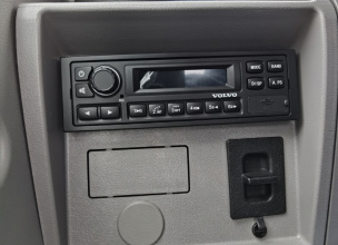 【舒适作业】配置蓝牙收音机，14个空调出风口，舒适作业。