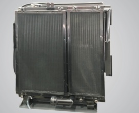 【大型散热器】大型冷却器并列安装，散热效果好，易于清洁与维护。