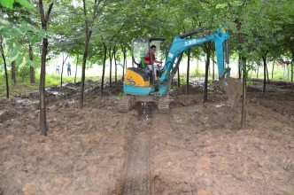 久保田U30-5小型挖掘机高清图 - 施工案例