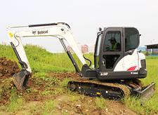山猫 E58 小型挖掘机
