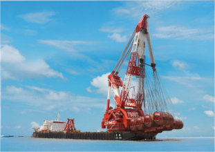 振华“蓝鲸”7500吨起重船高清图 - 外观