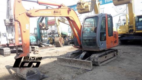 北京23.5万元出售8成新日立二手ZX60挖掘机