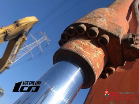 北京53万元出售8成新日立二手ZX120挖掘机