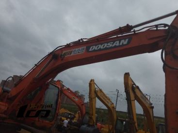 安徽23.7871万元出售8成新斗山二手DH220LC-7挖掘机