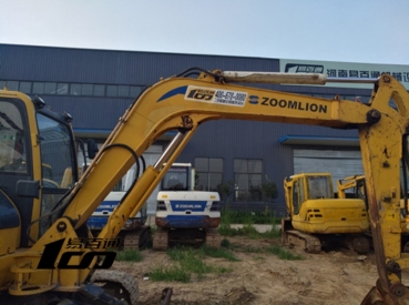 河南14.8万元出售8成新中联重科二手ZE60E挖掘机