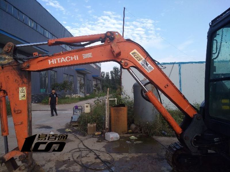河南9.6万元出售8成新日立二手ZX35U-2挖掘机