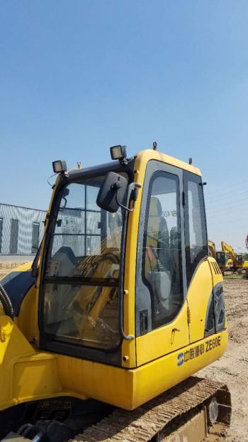 陝西24.5萬元出售8成新中聯重科二手ZE60E挖掘機